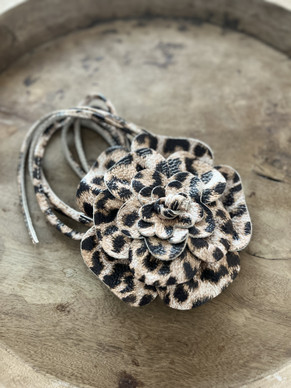 NAHKAVYÖ KUKKA, LEO