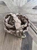 PUNOTTU NAHKAVYÖ TAUPE