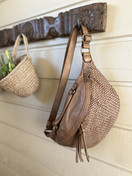 PUNOTTU NAHKAINEN CROSSBODY TAUPE