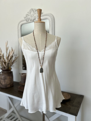 LORI SATIINITOPPI VALKOINEN