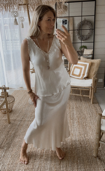 BRITA SATIINITOPPI BEIGE