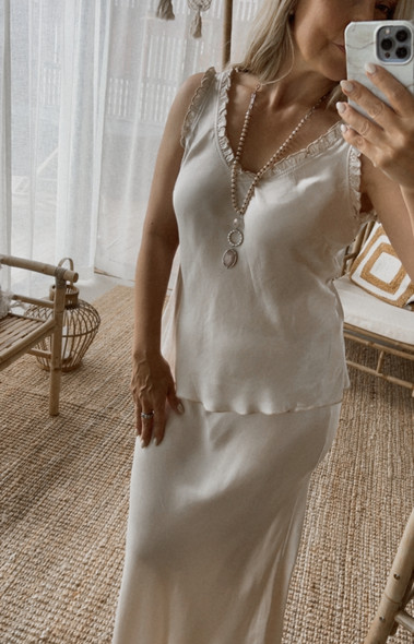 BRITA SATIINITOPPI BEIGE