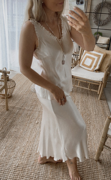 BRITA SATIINITOPPI BEIGE