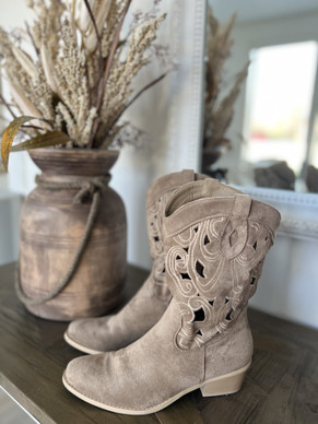 LARAINE BOOTSIT TAUPE
