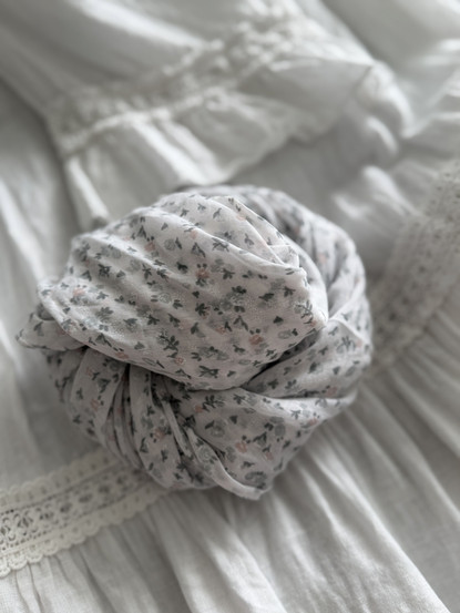 DITSY FLORAL HUIVI VALKOINEN