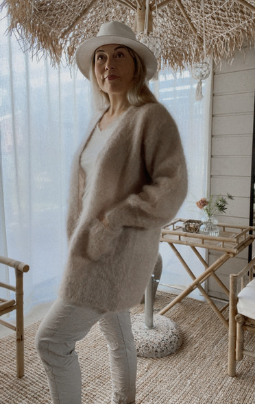 FRIDA MOHAIRNEULETAKKI BEIGE