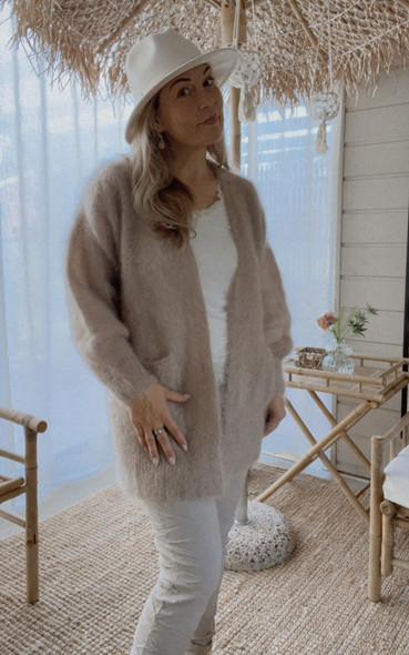 FRIDA MOHAIRNEULETAKKI BEIGE