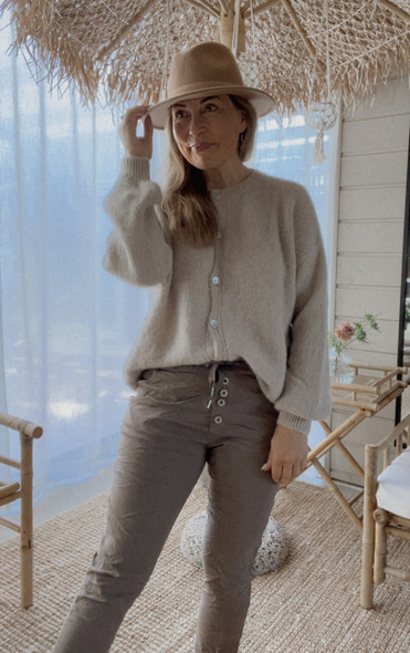 HATTIE ALPAKKANEULETAKKI BEIGE