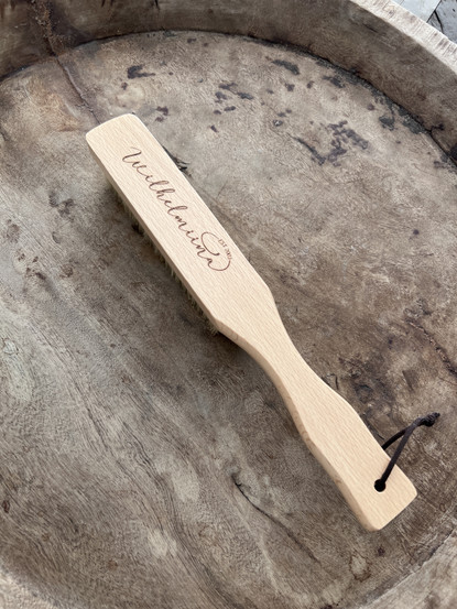 WILHELMIINA CLOTHES BRUSH