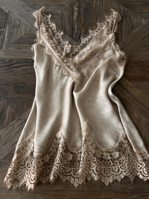 CORINNE SATIINITOPPI KAMELI