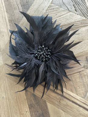 JOUSTOVYÖ HÖYHEN MUSTA