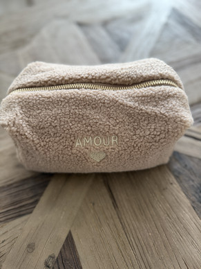 AMOUR TEDDY KOSMETIIKKALAUKKU 
