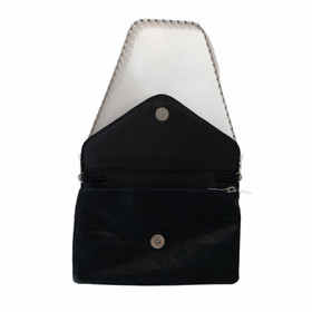 Kirjekuorilaukku, musta