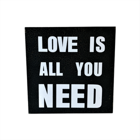 Puutaulu Love, musta