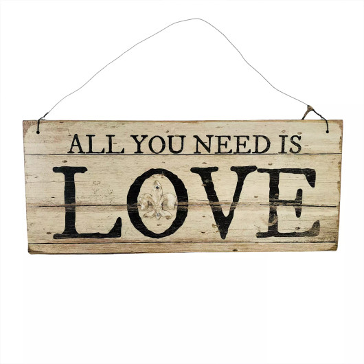 Puinen kyltti, LOVE