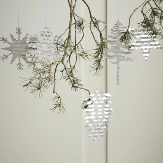 Roikkuva kuusikoriste, House Doctor - hopea