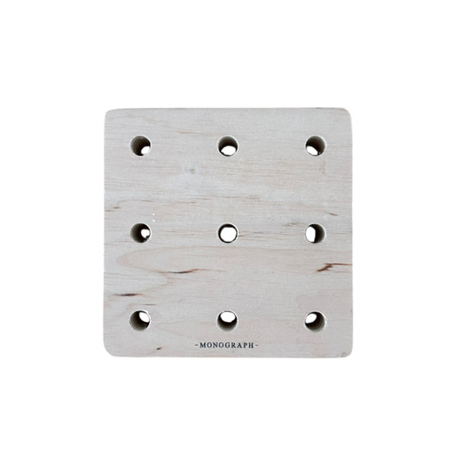 Kynäteline, Monograph