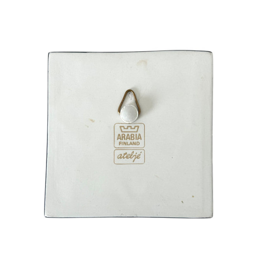 Seinälaatta, Heljä Liukko-Sundström - Sinisen talon kissa