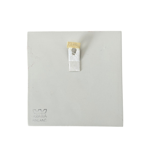 Seinälaatta, Heljä Liukko-Sundström - Kissojen kylä