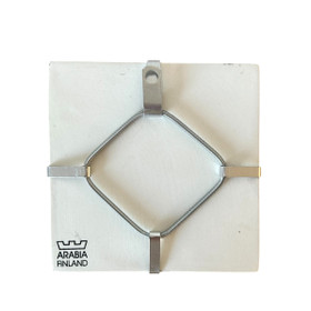 Seinälaatta, Heljä Liukko-Sundström - Tikapuut