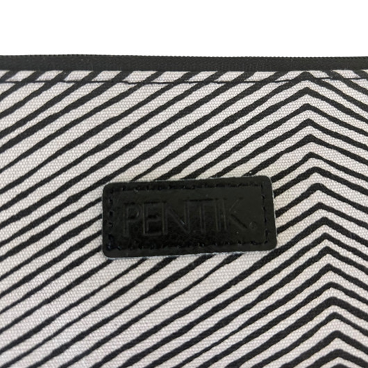 Meikkipussi Pentik, Laituri