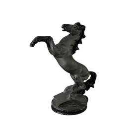 Koriste-esine, hevonen