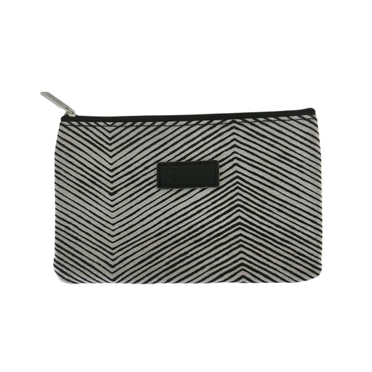 Meikkipussi Pentik, Laituri