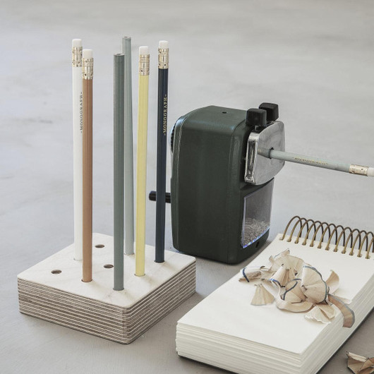 Kynäteline, Monograph