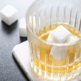 Viskikivet, valkoinen