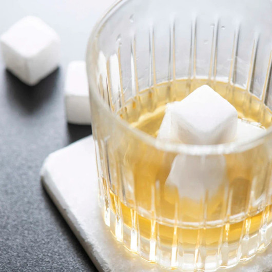 Viskikivet, valkoinen