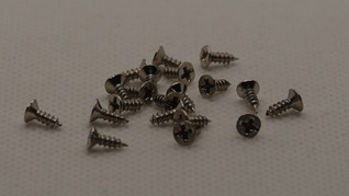 Ruuvi 2 x 6 mm, hopea 20 kpl