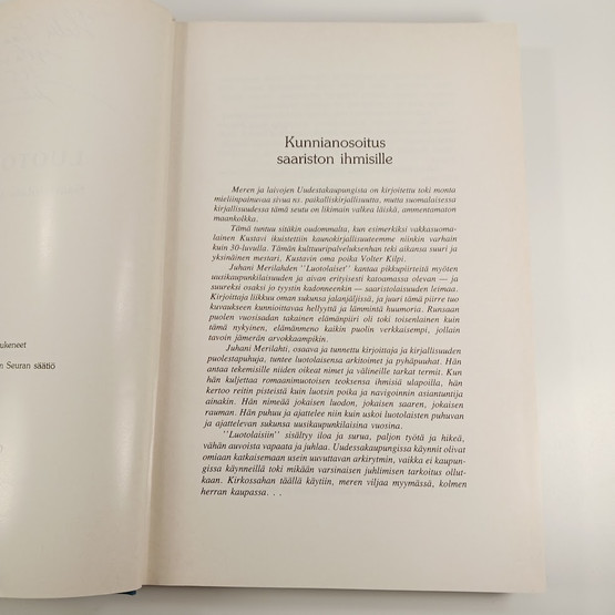 Kirja, Luotolaiset, Erään Saariston analyysi