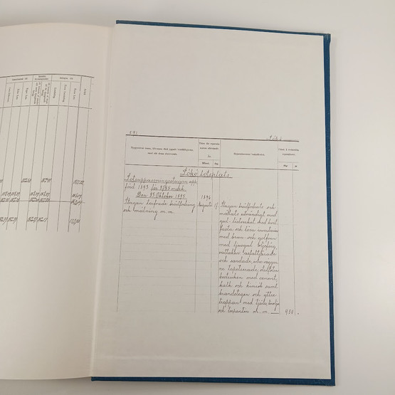 Kirja, Luotolaiset, Erään Saariston analyysi