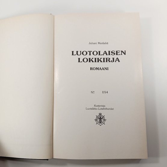 Kirja, Luotolaisen lokikirja, romaani