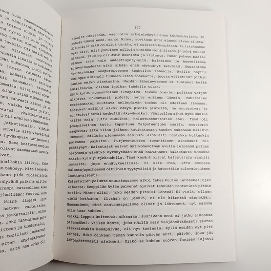 Kirja, Kirvesmäki Helmi Karjalan Kruunussa, Elämää Suvannon seudulla