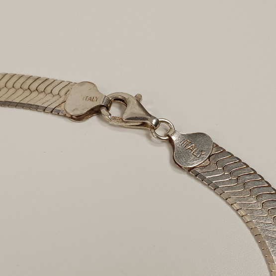 Hopeakääty, Italia