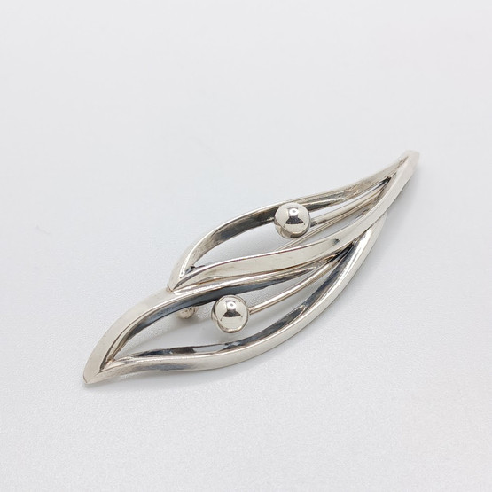 Rintakoru, E. Granit, hopeaa v. 1966