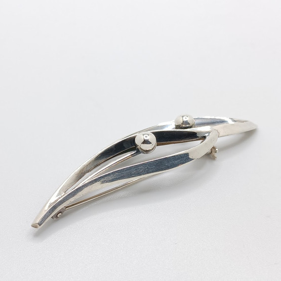 Rintakoru, E. Granit, hopeaa v. 1966