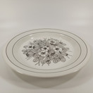 Lautanen, Krokus, matala, Arabia, design Esteri Tomula