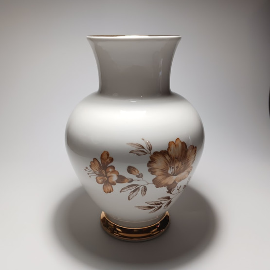 Maljakko, Myrna, Arabia