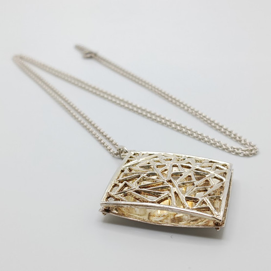 Kaulakoru, PIA, hopeaa