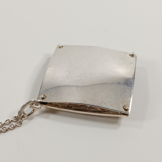 Kaulakoru, PIA, hopeaa