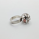 Sormus, hopeaa v. 1972