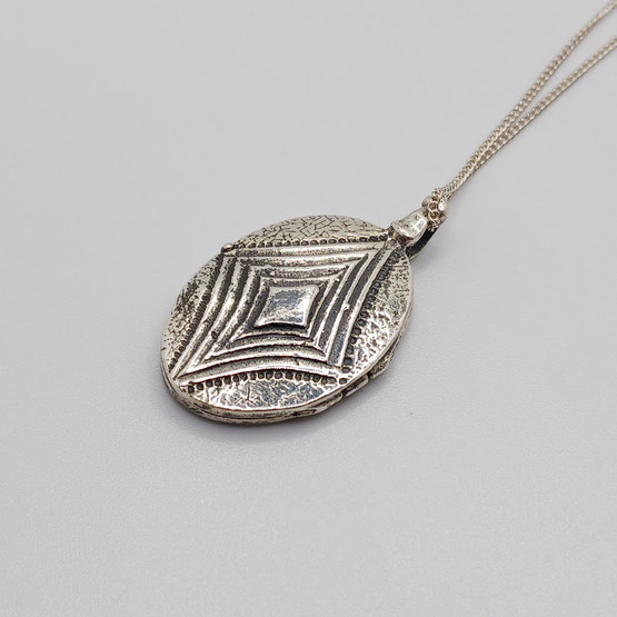 Medaljonki, Vuorisalmi, hopeaa 70-luvulta