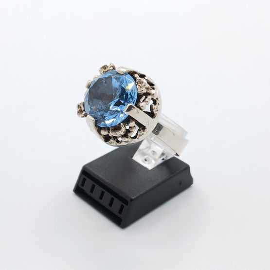 Sormus, design Martti Viikinniemi, hopeaa v. 1968