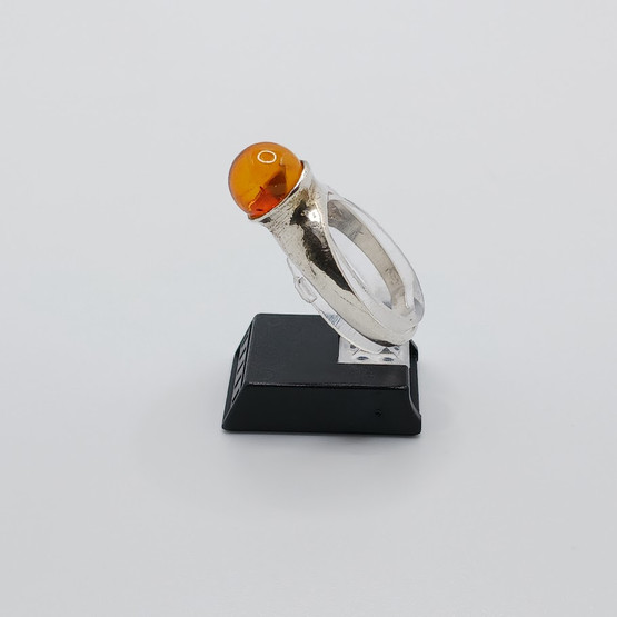 Sormus, Meripihka, hopeaa