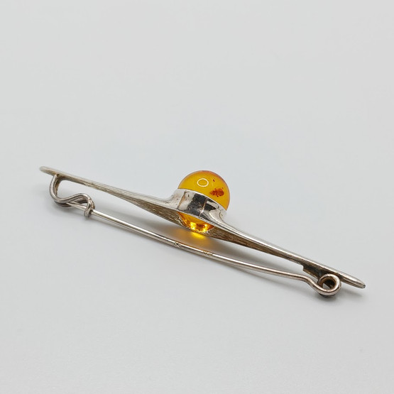 Rintakoru, Meripihka, hopeaa