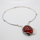 Kaulakoru, Meripihka, hopeaa