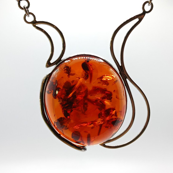 Kaulakoru, Meripihka, hopeaa