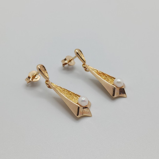 Korvakorut, 14k kultaa, viljellyt helmet